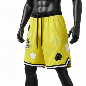 Pantalones Cortos de Baloncesto Transpirables de Malla de Poliéster de 160 GSM, Color Amarillo Neón, con Logotipo Personalizado Estampado y Bajo con Rayas - Product Image 4