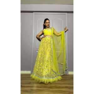 Lehenga Choli de Diseño en Línea A para Fiestas, Cintura Natural con Detalles en Papel Metálico - Product Image 1