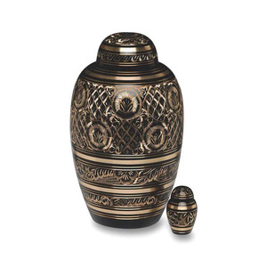 Urne funéraire de luxe en laiton gravée à la main, style américain, pour cendres d'adultes, pour usage funéraire - Product Image 5