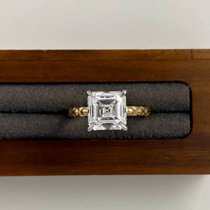 Anillo de Diamante Cultivado en Laboratorio con Corte Asscher de 3 Quilates, Oro Amarillo de 14K, Banda Grabada Vintage, Halo Oculto, Anillo de Compromiso, Joyería Nupcial - Product Image 1