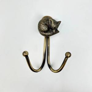 Crochet mural décoratif en laiton à thème animalier, idéal pour les paniers de rangement de cuisine et les tabliers – Vente en gros depuis l'Inde - Product Image 1