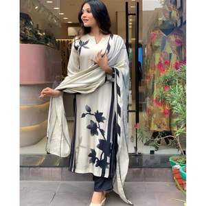 Conjunto de Top y Falda de Muselina con Estampado Digital Atractivo y Dupatta Blanco - Product Image 1