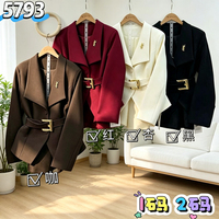 Veste de costume ajustée pour femme, collection automne 2026