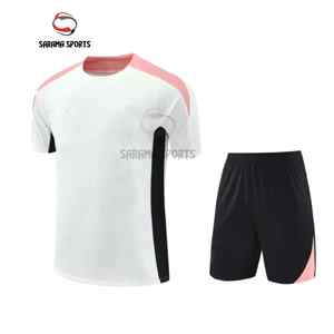 Set di Uniformi da Calcio di Alta Qualità per Uomo, Manica Corta, Servizio OEM, Abbigliamento da Allenamento, Logo sulla Manica Destra - Product Image 1