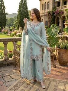 Conjunto de Salwar Kameez Bordado para Mujer con Dupatta, Atuendo Étnico Moderno de Secado Rápido para Fiesta o Boda - Product Image 1