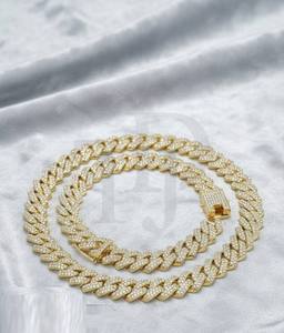 Cadena Cubana Premium Estilo Hip Hop en Plata 925 con Opciones de Moissanita o Diamantes de Laboratorio, con Oro de 10K o 14K, Joyería de Alta Gama - Product Image 4