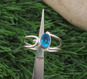 แหวนบลูโทแพซคลาสสิกมินิมอล เงินแท้ ดีไซน์เรียบหรู สามารถสวมซ้อนกันได้ เหมาะสำหรับงานแต่งงาน แหวนพลอยสำหรับผู้หญิง ขายส่งสีเทอร์ควอยซ์ - Product Image 3