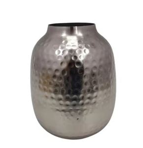 Lanterne décorative en métal au design moderne pour la décoration intérieure - Product Image 3