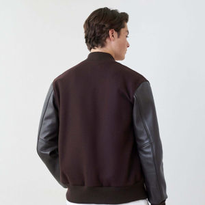 Chaqueta Varsity Clásica para Hombre de Alta Calidad - Diseño Tradicional de Lana y Cuero, Perfecta para un Estilo Casual Elegante - Product Image 5
