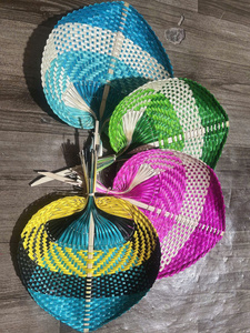 Éventails en bambou faits à la main en gros, éventails colorés en feuilles de palmier pour cadeaux d'entreprise - Product Image 3