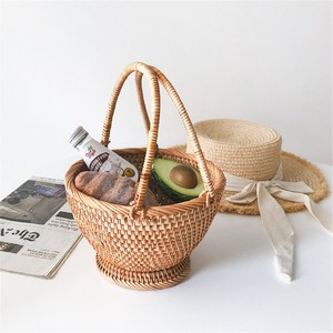 Panier-cadeau élégant pour la Saint-Valentin, fabriqué en rotin, paniers à fruits et fleurs tissés à la main de haute qualité - Product Image 3
