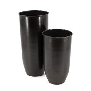 Jarrones Metálicos de Lujo con Acabado Bronce Antiguo Hecho a Mano, Jarrón Alto para Decoración de Interiores Comerciales y Villas de Lujo - Product Image 1