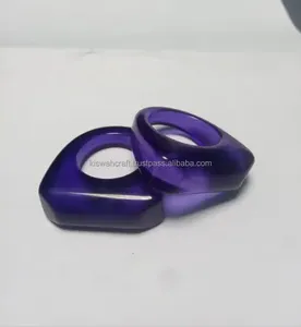 Design moderne et fantaisie bagues en résine faites à la main fabricant pour forme ronde fille fête porter des bijoux de mariage aux meilleurs tarifs - Product Image 4