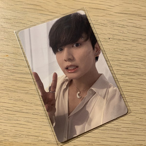 การ์ดรูปถ่ายอย่างเป็นทางการของจองกุก วงบีทีเอส รุ่น Proof Album Compact Edition ของแท้ สำหรับสะสม ของสะสมเคป๊อป - Product Image 1