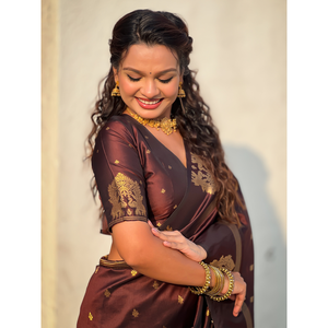 Sari traditionnel en soie douce marron café tissé avec des zari pour les mariages - Product Image 4