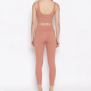 Ensemble de leggings et soutien-gorge de yoga pour femmes, taille plus, avec short et logo frontal - Ensemble d'entraînement 5 pièces - Product Image 2