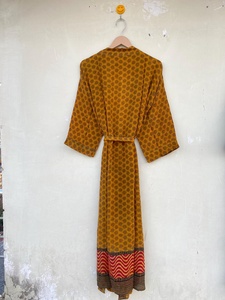 Robes Kimono en soie pure jaune à la mode longue imprimée Boho Lounge Wear Sari en soie recyclée pour l'été automne printemps - Product Image 3