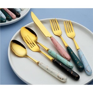 Juego de Cubiertos Modernos con Mango de Mármol Dorado, Juego de Cuchara, Tenedor y Cuchillo de Acero Inoxidable 18/10, Elegante Juego de Cubiertos para Cena o Boda - Product Image 2