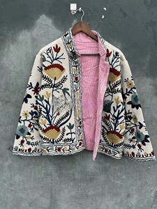 Veste en coton brodée Suzani faite à la main pour femmes, style traditionnel indien floral, style cachemire, veste d'hiver bohème, veste courte - Product Image 1