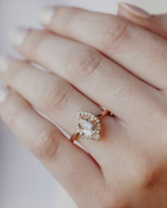 Anillo de compromiso de oro macizo de 14K con diamante talla pera rosa melocotón brillante de 2.50 quilates, engaste de garras, halo oculto, aniversario - Product Image 6