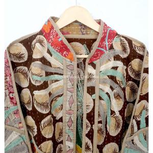Chaqueta vintage para mujer 100% Kantha, hecha a mano en India, estilo bohemio con bordado, cierre abierto, chaquetas a la moda con estampado floral. - Product Image 2