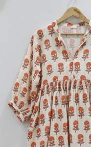 Vestido Midi Bohemio Formal para Mujer, Cuello en V, Cierre con Cordones, Ecológico, 100% Algodón, Estampado Floral, Hecho a Mano, Tie Dye, Natural, Simple - Product Image 2