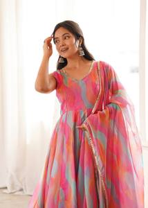 AARIKA TEXTILE Vestido de Lujo con Estampado Maslin y Cuello en V, Pantalón de Encaje con Espejo y Dupatta a Juego, Traje Tradicional Étnico para Bodas y Fiestas - Product Image 3