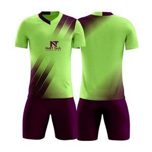 Vêtements de sport confortables pour hommes, uniforme de football 100% polyester, uniforme de football sur mesure pour hommes - Product Image 3