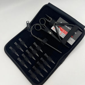 ชุดอุปกรณ์ต่อผมขนาดเล็กขายดี สีดำด้าน คีมสองรู กรรไกร ด้ามจับแบบวงกลม และคลิปแบ่งผม 13 ชิ้น - Product Image 1