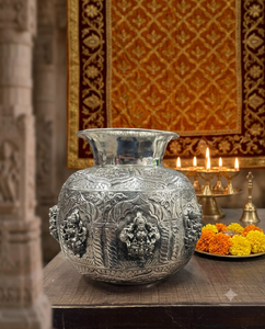 Lota en argent allemand artisanal gravé avec boîte en velours |   Kalash décoratif pour Pooja, idéal pour Diwali et les cadeaux de mariage - Product Image 1