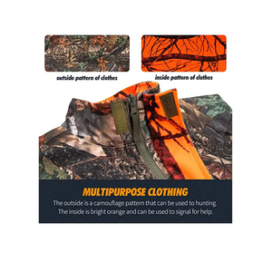 Gilet de chasse camouflage avec intérieur orange, fermeture éclair sur le devant, plusieurs poches, design tactique, utilisation en extérieur - Product Image 3