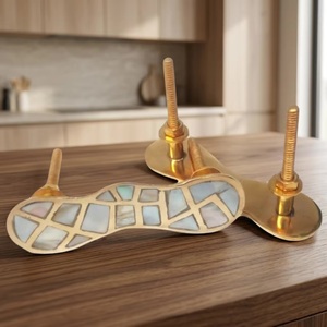 Poignée de meuble en laiton en forme de papillon avec incrustation de nacre, écologique, durable, multifonction, design moderne pour meubles - Product Image 4
