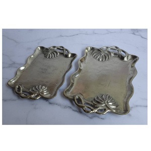 ถาดอะลูมิเนียมทรงสี่เหลี่ยมผืนผ้าสีทองเหลืองโบราณ ขนาด 45x29 ซม. สไตล์แปลกใหม่ สำหรับเสิร์ฟอาหารบนโต๊ะอาหาร - Product Image 2