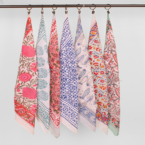 Foulard carré en coton doux imprimé à la main avec motifs floraux, extensible dans quatre sens, style bohème de luxe - Product Image 5