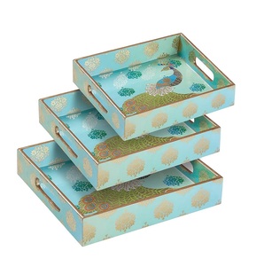 Plateau en bois de qualité supérieure avec design personnalisé, plateau de service pour table basse, plateau de service imprimé en émail pour le stockage des aliments, en vente - Product Image 2