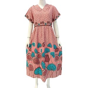 Robes décontractées mi-longues pour femmes, col en V à volants et fermeture éclair sur le devant, par Chrysanta - Product Image 1