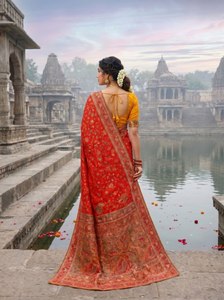 Sari en tissu Chainya teint à la main, pour mariage et fête, avec broderie florale Zari, scintillant, traditionnel et de créateur - Product Image 2