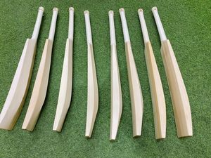 English Willow Size 4 Junior Cricket Bat Light <b>Weight</b> - Product Image 2