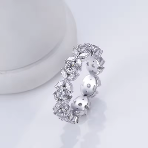 Anillo de compromiso de diamantes con corte marquesa para mujer, oro blanco, estilo clásico, diamantes cultivados en laboratorio con certificación IGI - Product Image 1