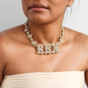 Colgante de Lujo Chapado en Oro de Plata 925 con Moissanita Estilo Hip Hop, Diseño de Letra Iced Out, Charm Redondo, Joyería Unisex para Uso Diario - Product Image 1