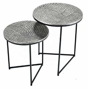 Vente en gros de table basse en aluminium design inspiré des feuilles pour le salon table d'appoint traditionnelle pour décor de chambre à coucher - Product Image 2