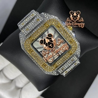 Montre pour homme en quartz avec pierres étincelantes et accents en moissanite, bracelet à maillons en acier et finition de boîtier éclatante