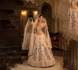 Lehenga pour femmes avec dupatta, tissu en faux georgette, broderie de sequins, coupe ajustée, pour les mariages festifs d'été, à porter toute l'année - Product Image 1