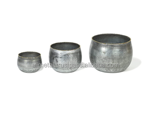 Pots de fleurs de jardin en métal à bord gris doré en détresse Bord perlé Emboîtement pour la décoration de la maison Personnalisation Bord perlé - Product Image 1