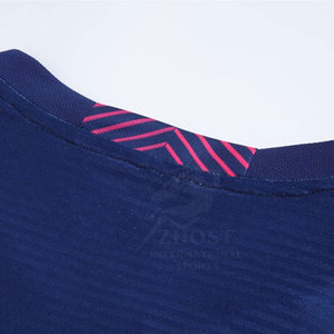 Tenue de football légère et respirante, fabriquée avec des matériaux de haute qualité pour une meilleure circulation de l'air et une meilleure absorption de la transpiration - Product Image 6