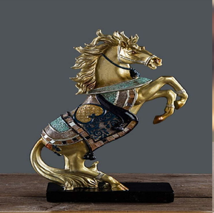 Statue de cheval majestueux avec des accents turquoise et dorés colorés, disponible à prix de gros. - Product Image 1