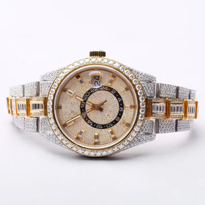 Montre en moissanite de qualité supérieure avec des pierres étincelantes et un savoir-faire de haute qualité pour un aspect élégant, en provenance d'Inde. - Product Image 1