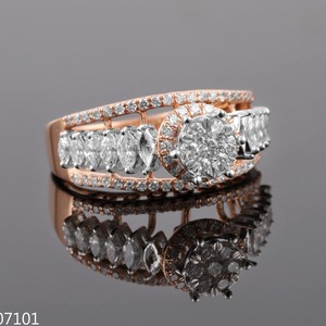 แหวนหมั้นเพชรทรงบริลเลียนต์ ทองคำแท้ 14K โรสโกลด์ ประดับเพชรเพาะเลี้ยงในห้องปฏิบัติการที่ได้รับการรับรอง รุ่น Modern D VINS JEWELS สำหรับผู้หญิง - Product Image 4