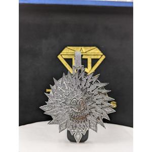 Pendentif personnalisé avec initiales, serti de diamants de laboratoire VVS, argent sterling 925, deux tons, bijoux urbains hip-hop par Trisha Jewels - Product Image 1