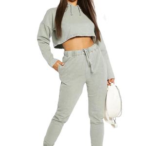 Survêtement court pour femmes Coton Polaire Logo personnalisé Survêtement/survêtement Vente en gros Costumes de jogging vierges pour femmes - Product Image 1